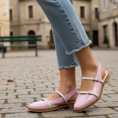 ZUECOS TRINIDAD CHAROL ROSA con 2 TIRAS PARALELAS CHAROL BLANCO HEBILLAS - LINEA LUXURY