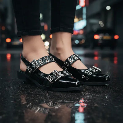 ZUECOS SIL CHAROL NEGRO con 2 TIRAS OJALILLOS Y HEBILLAS- LINEA LUXURY