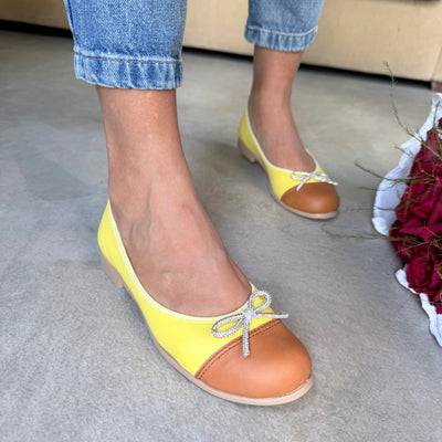 CHATITAS BALLERINA OFELIA AMARILLO PU PUNTA REDONDA PU SUELA Detalle CORDÓN
