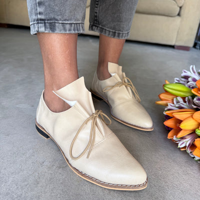 ZAPATO MANUELA CHATITA ACORDONADO en PUNTA