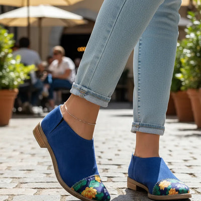 CHATITAS ANITA AZUL PUNTA FINA PUNTERA FLOR LOTO AZUL (GAMUZA)