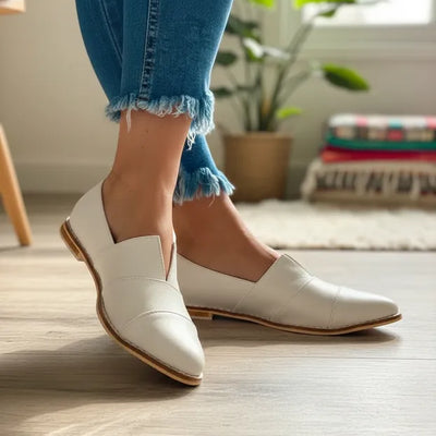 CHATITAS CHINITA CHANTILLY  ESCOTE V PUNTA FINA