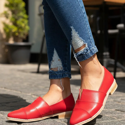 CHATITAS CHINITA ROJO ECOCUERO ESCOTE V PUNTA FINA