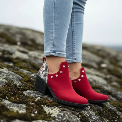 CHARRITOS ARYA GAMUZADO ROJO SINTÉTICO con TACHAS y TALÓN ESTAMPADO Flores PASIONARIA