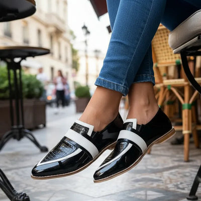 ZAPATOS BAJOS CAROLINA NEGRO PUNTA FINA DE CHAROL COMBINADO con VINCHA BLANCA