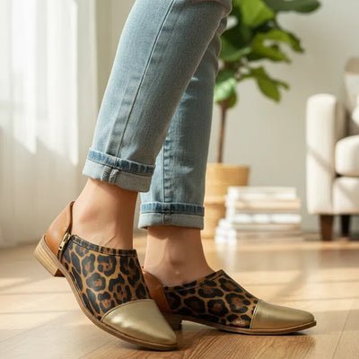 ZAPATO CHATITAS AMANDA LEOPARDO COMBINADO CON ORO Y SUELA CON CIERRE LATERAL