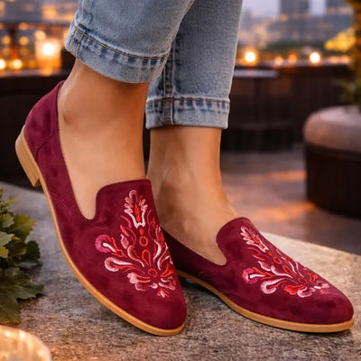 ZAPATOS MOCASINES BAJOS PATI MORADO GAMUZA BORDADA