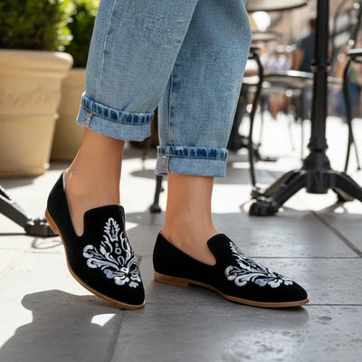 ZAPATOS MOCASINES BAJOS PATI NEGRO GAMUZA BORDADA