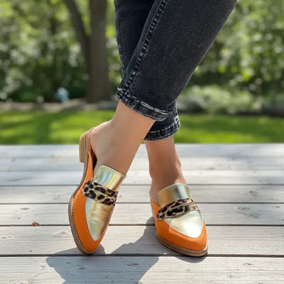 ZUECOS ISABEL SIMIL CUERO Tipo SLIPPERS COMBINADO MANDARINA,ORO Y VINCHA LEOP