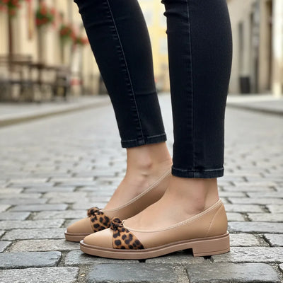 ZAPATO GALA BEIGE NUDO ANIMAL PRINT Y TACO PUNTA FINA