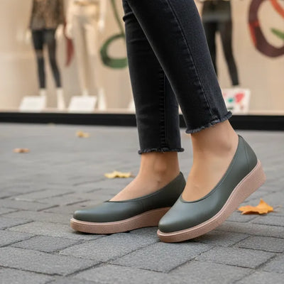 AGNES - ZAPATOS TACO CHINO en VERDE OLIVA PU