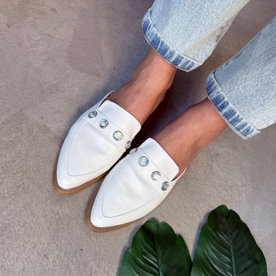 ZUECOS OMIMBI BLANCO SIMIL CUERO Tipo SLIPPERS