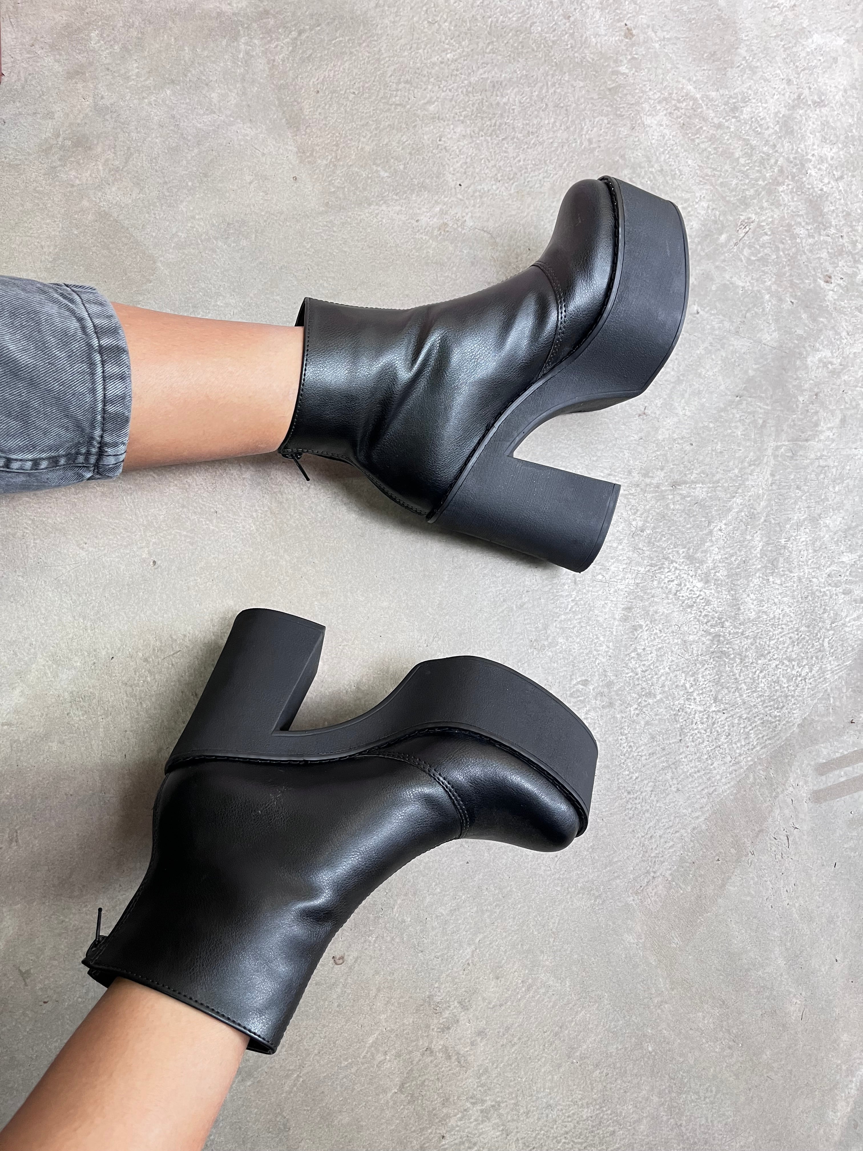 Bota Corta Botinetas Taco Fino Botineta Taco Alto Bota Taco Alto Botas Negras Con Taco 05 Vitta