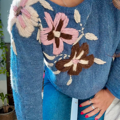 SWEATER UVILLA AZUL TEJIDO EN LANA MOHAIR con FLORES CHOCO, ROSA, NUDE  BORDADAS A MANO