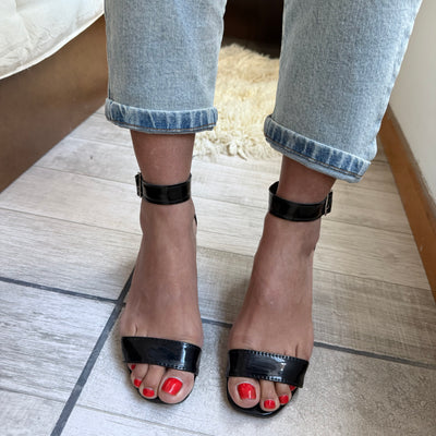 SANDALIAS DALINI MELANI con TACO CUADRADO y PULSERA más FAJA (NEGRO CHAROL)