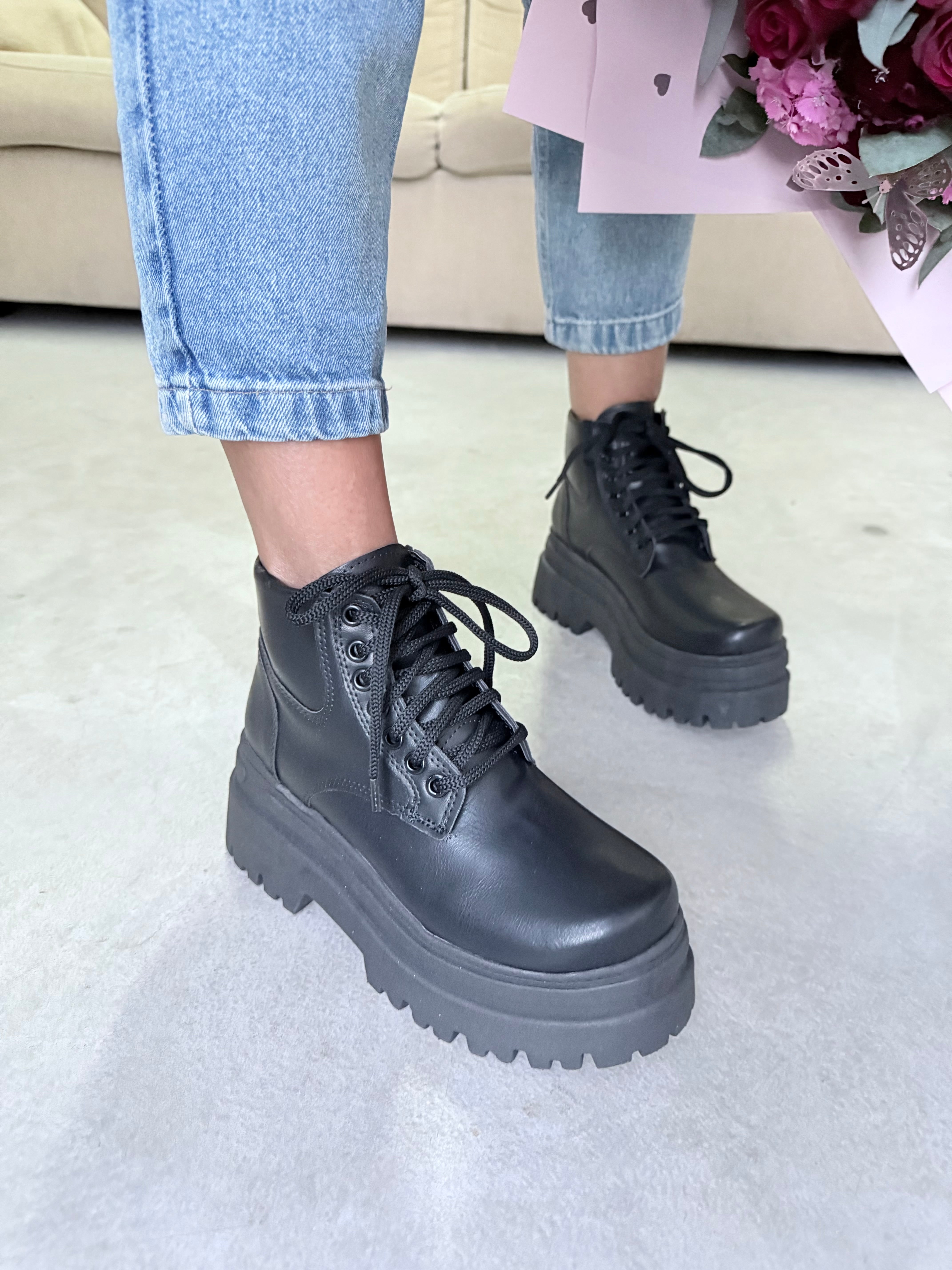 BORCEGO SIENA NEGRO con BASE ACORDONADO