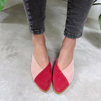 IMPERFECTAMENTE BELLOS ZUECOS LUNA CORTE CORAZÓN COMBINADO ROSA Y ROJO