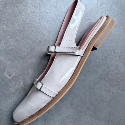 ZUECOS TRINIDAD CHAROL CHANTILLY con 2 TIRAS PARALELAS HEBILLAS (2da. SELECCIÓN)