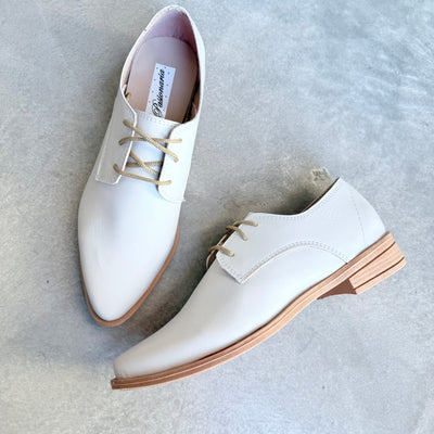ZAPATO OLIVIA ACORDONADO en PUNTA NATURAL