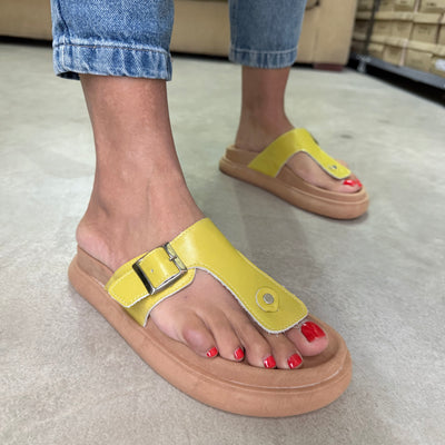 SANDALIAS OJOTA DOLLY2 BASE GOMON CAPELLADA CUERO (MOSTAZA)