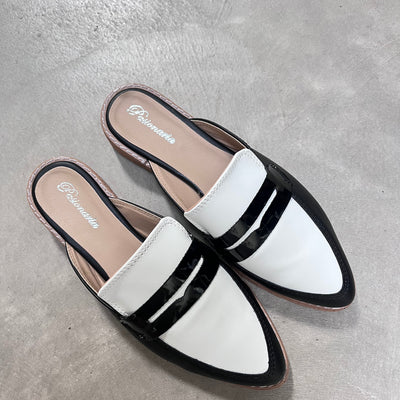 IMPERFECTAMENTE BELLOS ZUECOS ISABEL SIMIL CUERO Tipo SLIPPERS COMBINADO NEGRO Y BLANCO