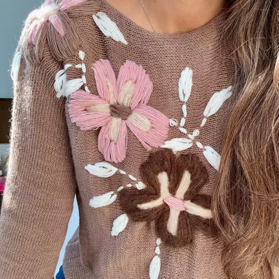 SWEATER UVILLA VISON TEJIDO EN LANA MOHAIR con FLORES CHOCO, ROSA, BEIGE BORDADAS A MANO