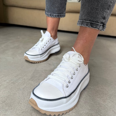 ZAPATILLAS BOTITAS MARVEL BLANCO ACORDONADAS en LONA