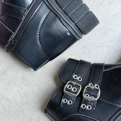 BORCEGO 2DA SELECCION RIKO con DOBLE CINTO y CIERRE LATERAL