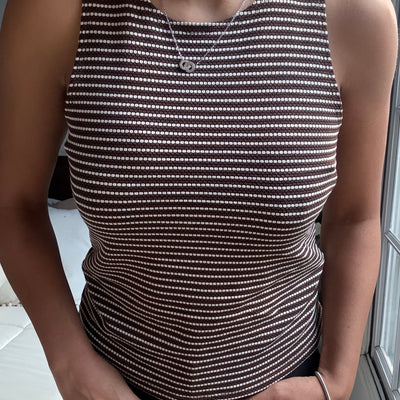 REMERA MUSCULOSA MOSQUETA MARRÓN  PANAL