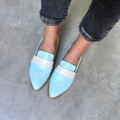 ZAPATOS MOCASINES CHATITAS IORIS CELESTE con VINCHA Y TALONERA NATURAL