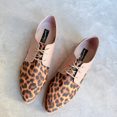 ZAPATO OLIVIA ACORDONADO en PUNTA COMBINADO LEOPARDO con VISÓN