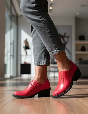 CHARRITOS MORELIA ROJO CON ELÁSTICO ECOCUERO Punta Lisa Base Cuadrada