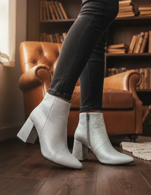 BOTINETA HOLLY con TACO CUADRADO y CIERRE- LINEA LUXURY