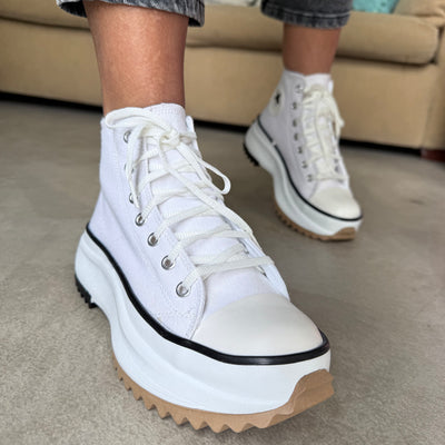 ZAPATILLAS BOTITAS MARVEL BLANCO ACORDONADAS en LONA