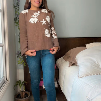 SWEATER AGUAI VISON TEJIDO EN LANA MOHAIR con FLORES BORDADAS A MANO