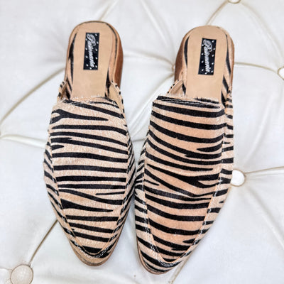 ZUECOS ANTONIETA ESTAMPADO ZEBRA Tipo SLIPPERS Fondo Beige