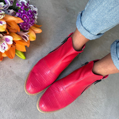 BOTINETA DANILA CIERRES ROJO