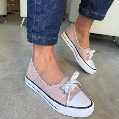 ZAPATILLAS CHATAS NARCIZA NUDE ACORDONADAS DE LONA CON GLITTERS
