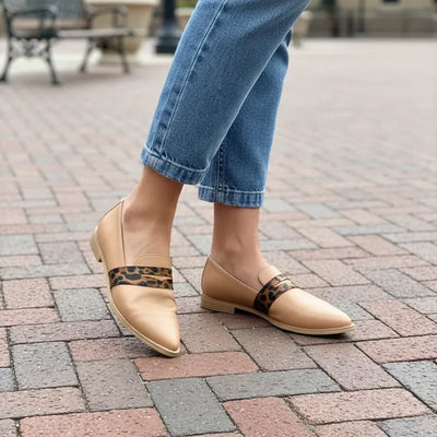 ZAPATOS MOCASINES CHATITAS IORIS TERRA VINCHA LEOP DORADO Y TALONERA LEOP DORADO