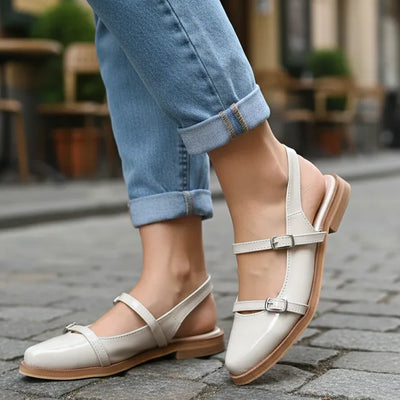 ZUECOS TRINIDAD CHAROL CHANTILLY con 2 TIRAS PARALELAS HEBILLAS - LINEA LUXURY