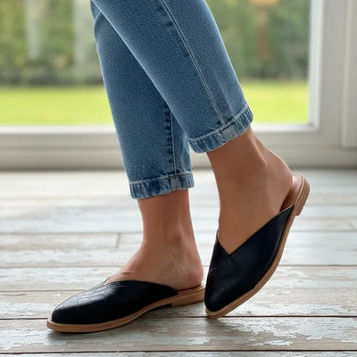 ZUECOS LUNA CORTE CORAZÓN NEGRO UNIFORME COMBINADO con CROCO