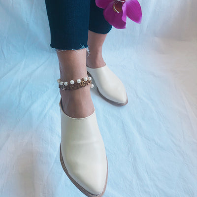 IMPERFECTLY BEAUTIFUL GILLY CHANTILLY POINTY FLATS